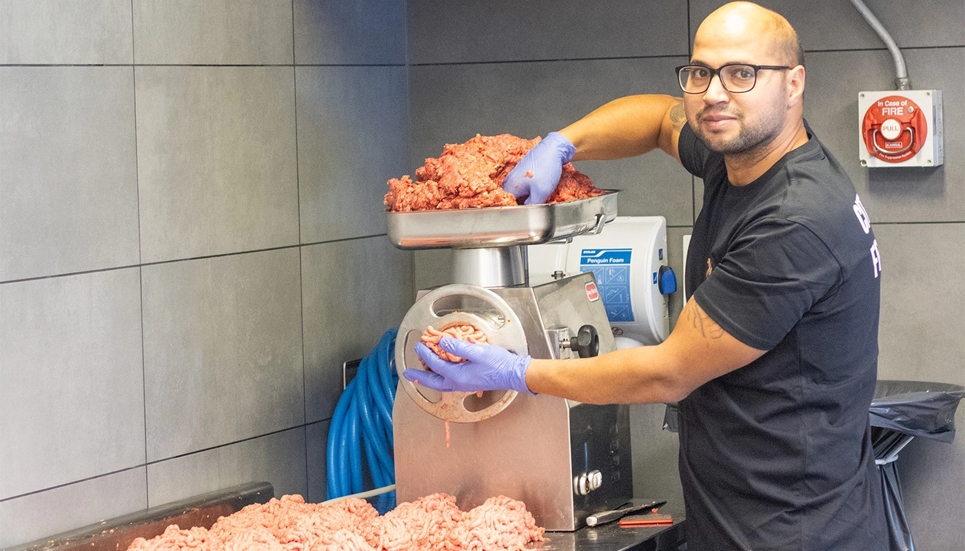 Ashour fra City Burgr Fredrikstad på bildet