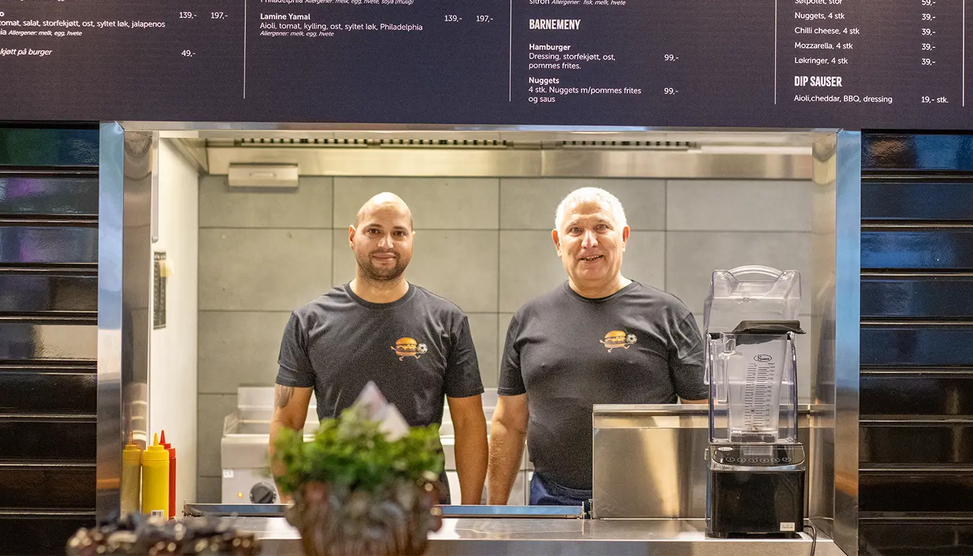 Bilde ev eierne til City Burger Fredrikstad - Toma og Ashour